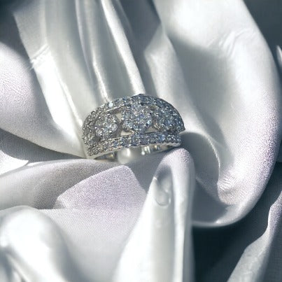 #5178 Ladies diamond ring on sale now! For only $1500