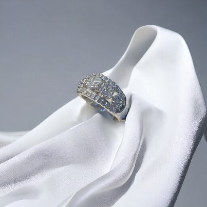 #5178 Ladies diamond ring on sale now! For only $1500