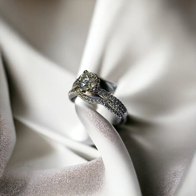 #5272 Beautiful ladies diamond ring set