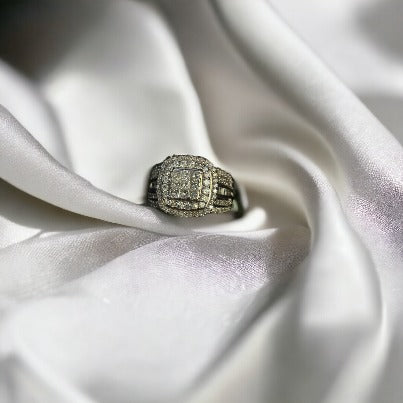 #5275 beautiful ladies diamond ring! on sale now buy for just $2650