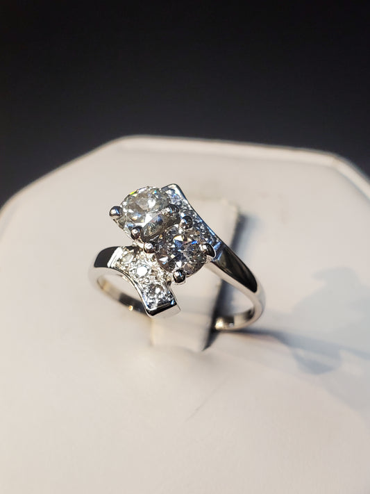 #4926 18k white gold diamond ring on sale