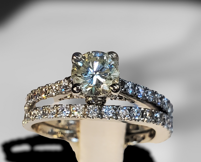 #4938 diamond ring /band set