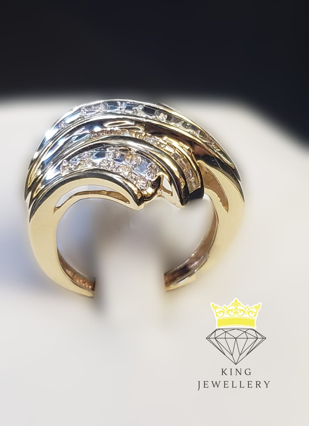 10Kt Yellow Gold Diamond Ring #4240