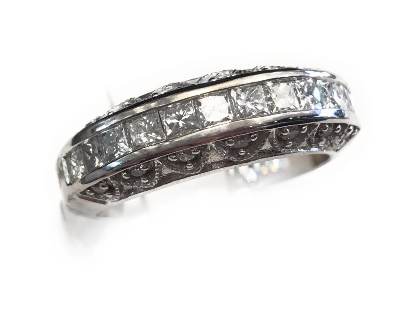 14Kt White Gold and Diamond Band -4067