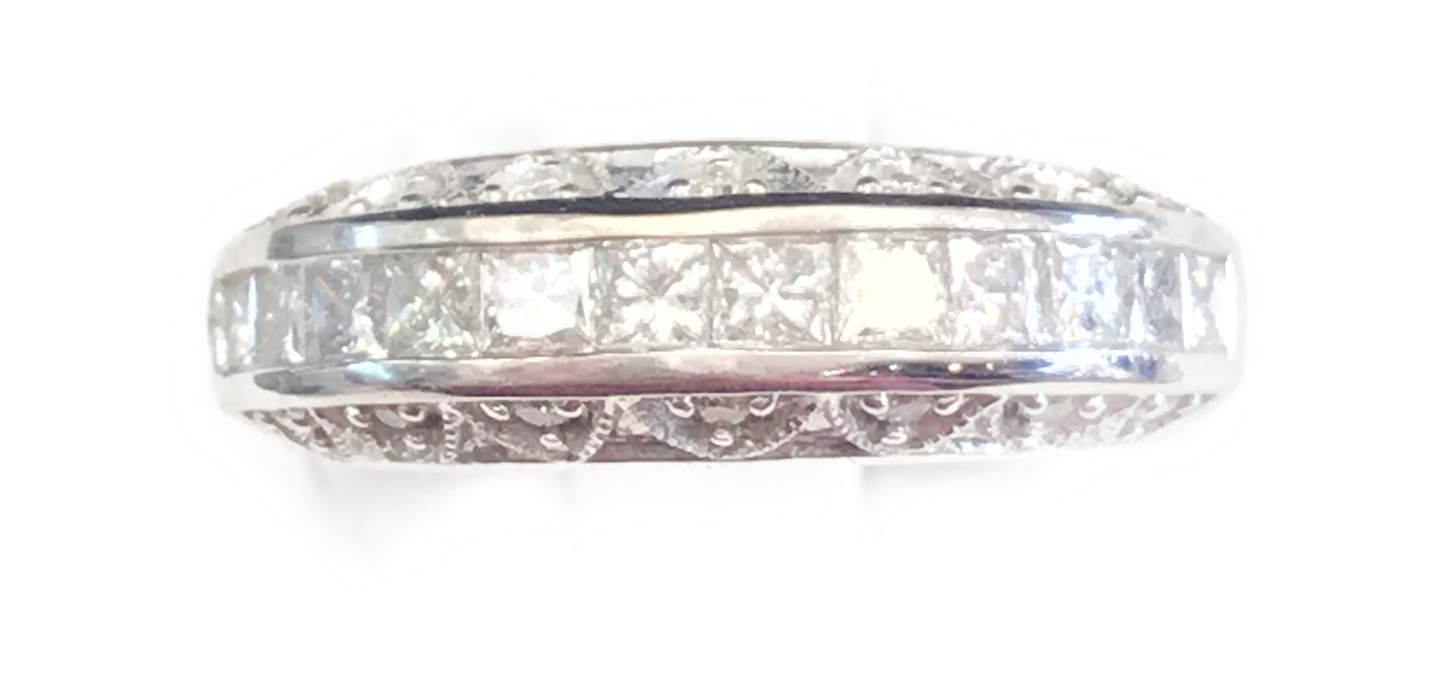 14Kt White Gold and Diamond Band -4067